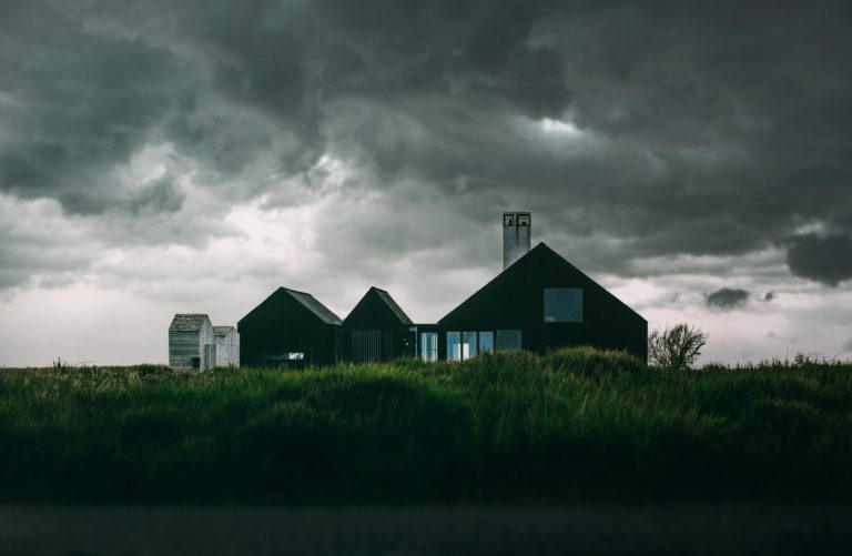 Hvordan kan du hekte en solenergi panel til huset ditt